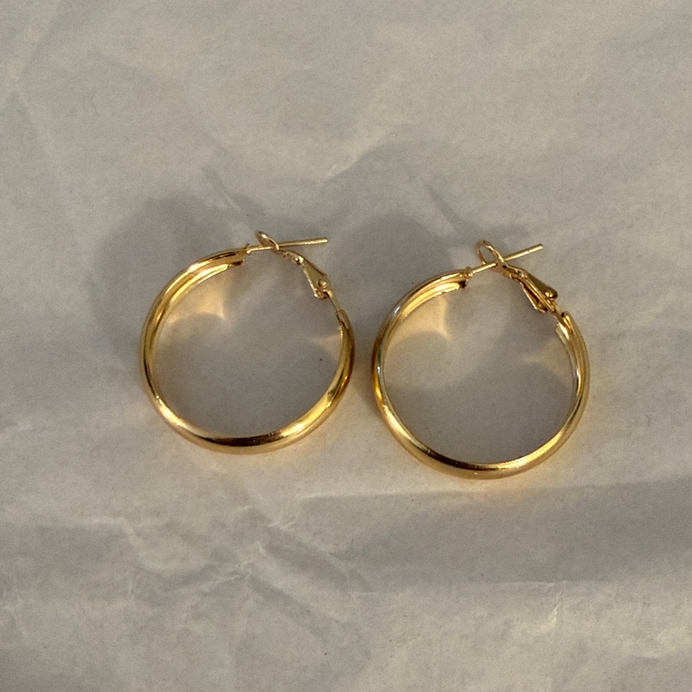 Elegant Costume Jewelry Gold Hoop Earrings Set - Picture 4 of 5